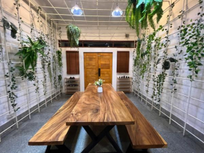 4 Bedroom House with Beautiful Rooftop near BTS Ekkamai